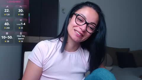 Snapshot of serenesophi chatting on June 2026 03:52:02 AM SereneSophi online show from June 2026 03:52:02 AM
