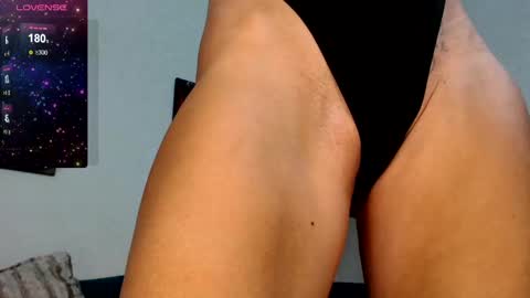 Snapshot of serenexxmilf chatting on December 2024 06:43:02 AM serenexx your MILF online show from December 2024 06:43:02 AM