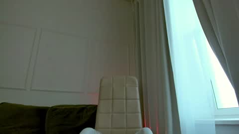 Hey Guys and Girls non-binary personalities  Im Sereta online show from December 2024 10:41:01 AM