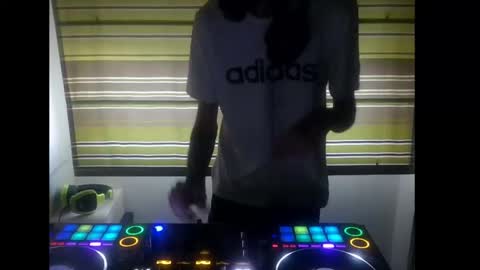 Dj Notorious aka bionik hand online show from September 2025 06:09:01 PM