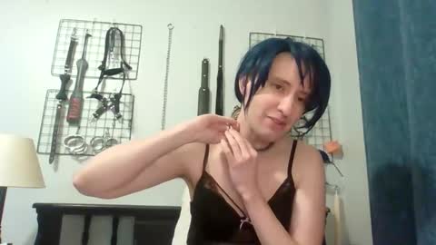 Servile Sarah online show from April 2026 11:59:01 PM