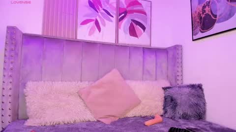 Danna  online show from April 2026 03:11:01 AM