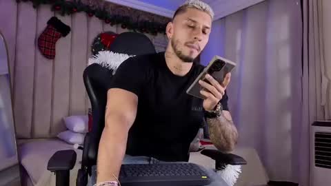 HEY IM SETH online show from December 2024 06:49:01 PM