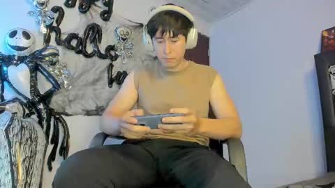 Snapshot of setsuna_10 chatting on October 2025 02:03:02 AM david online show from October 2025 02:03:02 AM