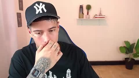 Thomas online show from December 2025 09:42:02 PM