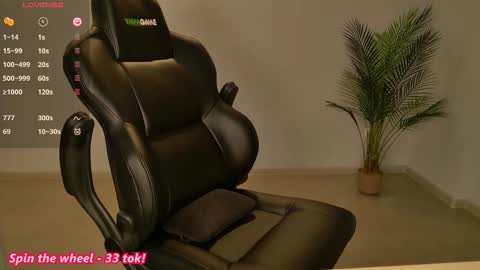 Snapshot of sexberry_ chatting on October 2025 09:54:01 AM Melissa online show from October 2025 09:54:01 AM