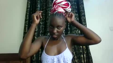 Snapshot of sexxy_melmine chatting on May 2026 11:28:02 AM Dolly online show from May 2026 11:28:02 AM