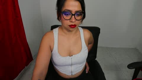 Snapshot of sexxyhot23 chatting on January 2025 04:12:01 AM LINDA online show from January 2025 04:12:01 AM