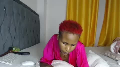 Snapshot of sexy_browniexx chatting on February 2025 06:52:02 PM brownie online show from February 2025 06:52:02 PM