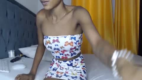 Snapshot of sexy_browniexx chatting on March 2025 10:26:02 AM brownie online show from March 2025 10:26:02 AM