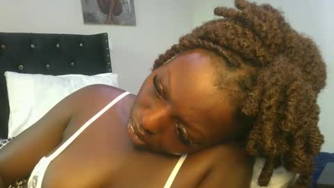 Snapshot of sexy_candia chatting on April 2026 01:52:02 PM Stacy online show from April 2026 01:52:02 PM