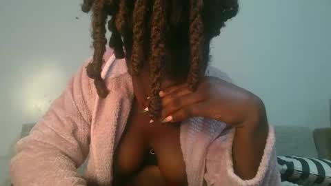 Snapshot of sexy_candia chatting on May 2026 10:39:01 PM Stacy online show from May 2026 10:39:01 PM