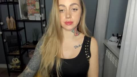 C o r a l i e online show from December 2024 04:51:02 PM