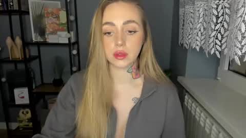 C o r a l i e online show from December 2024 03:08:02 PM