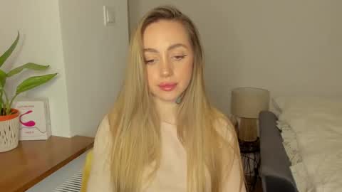 C o r a l i e online show from January 2025 06:02:01 PM