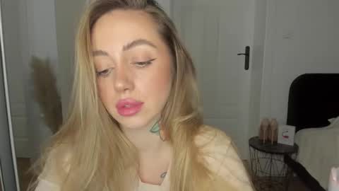 C o r a l i e online show from February 2025 06:35:02 PM