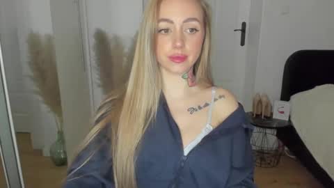 C o r a l i e online show from February 2025 06:09:02 PM