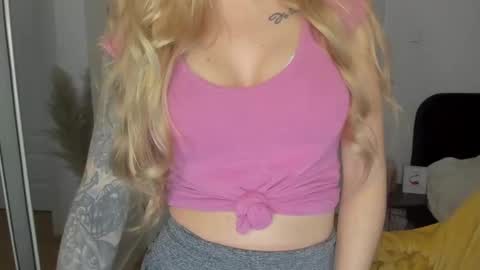 C o r a l i e online show from March 2025 06:22:01 PM