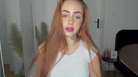 C o r a l i e online show from December 2025 02:26:01 PM