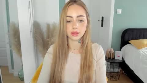 Snapshot of sexy_coralie chatting on April 2026 12:29:02 PM C o r a l i e online show from April 2026 12:29:02 PM
