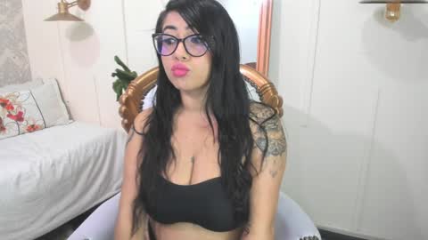  C R I S T A L  online show from December 2024 12:13:01 AM