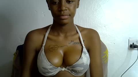 sexy_ebonii online show from September 2025 12:42:02 PM