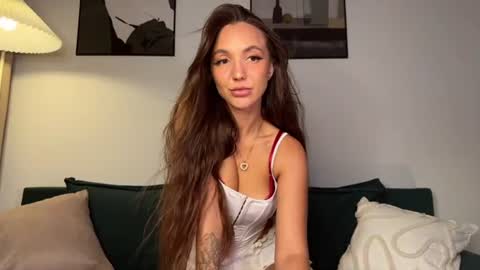 sexy_leksy online show from June 2026 05:17:02 PM