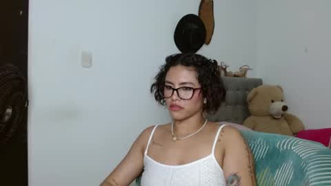 Snapshot of sexy_lia_latina chatting on May 2026 04:43:02 AM Celeste online show from May 2026 04:43:02 AM