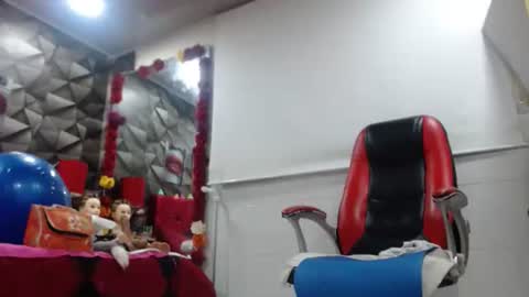 MARIPOSA online show from November 2025 12:15:01 PM