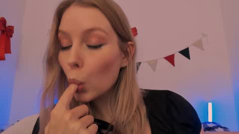 Snapshot of sexy_misses19 chatting on January 2025 07:49:02 PM Ellie Mia online show from January 2025 07:49:02 PM