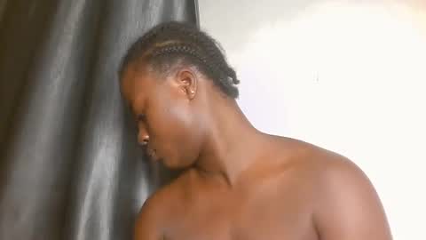 Snapshot of sexy_petitqueen chatting on March 2026 03:52:02 AM sexy_petitqueen online show from March 2026 03:52:02 AM