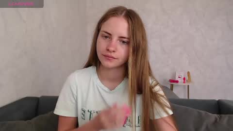 Snapshot of sexy_sansa chatting on June 2026 07:55:01 AM Alina online show from June 2026 07:55:01 AM