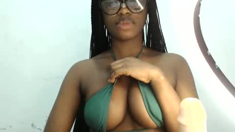 Snapshot of sexy_sinaha chatting on January 2025 06:39:01 AM naomi online show from January 2025 06:39:01 AM