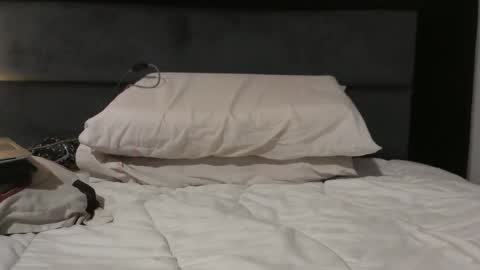 sexy_stepbro online show from December 2024 11:18:01 PM