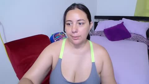Snapshot of sexy_ticki chatting on December 2024 06:38:01 PM janel online show from December 2024 06:38:01 PM