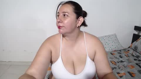Snapshot of sexy_ticki chatting on November 2025 09:47:01 PM janel online show from November 2025 09:47:01 PM