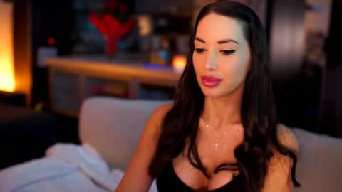 Sandra online show from February 2025 07:54:02 PM