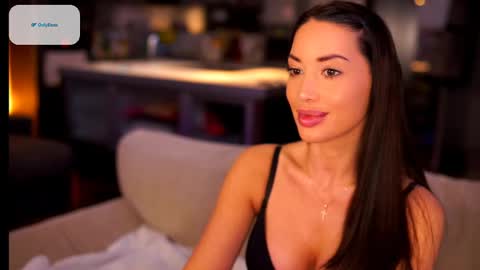 Sandra online show from February 2025 09:47:02 PM