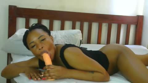 Snapshot of sexybaddie_ chatting on February 2026 07:23:01 PM Lisa online show from February 2026 07:23:01 PM