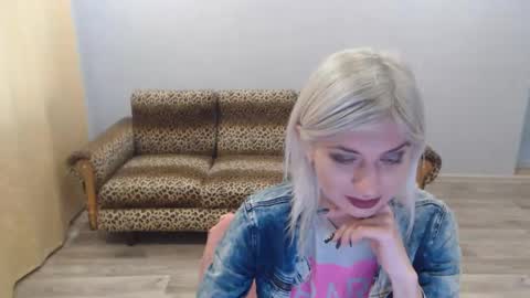 Snapshot of sexybeatriice chatting on December 2024 01:27:02 PM sexybeatriice online show from December 2024 01:27:02 PM