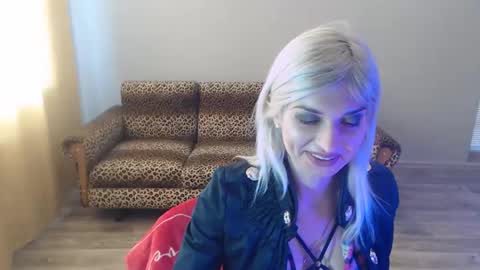 Snapshot of sexybeatriice chatting on February 2025 07:23:01 AM sexybeatriice online show from February 2025 07:23:01 AM