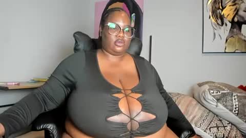 Snapshot of sexyblackhugetits chatting on October 2025 05:23:02 PM sexyblackhugetits online show from October 2025 05:23:02 PM