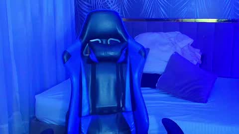 owen sky online show from September 2025 12:08:02 PM