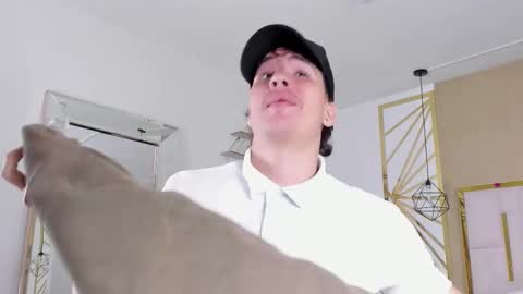 owen sky online show from October 2025 12:28:01 PM