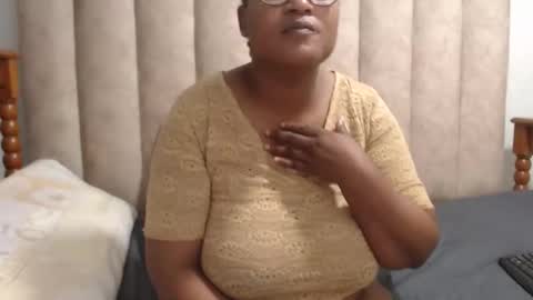 sexybustyxx online show from September 2025 06:33:02 PM