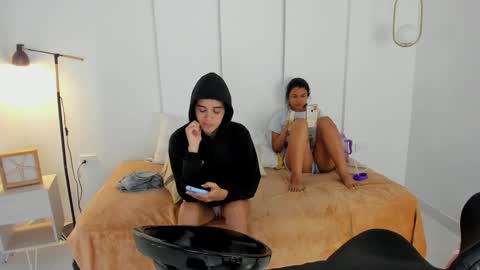 chanell and yina online show from December 2024 04:20:01 PM