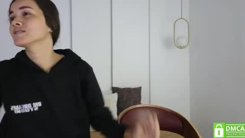 chanell and yina online show from September 2025 01:16:02 PM