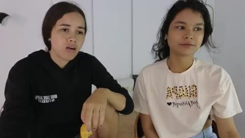 chanell and yina online show from October 2025 01:09:01 PM