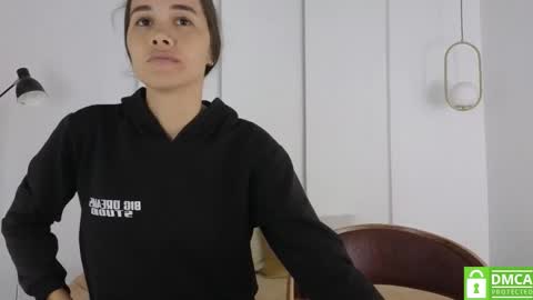 chanell and yina online show from November 2025 01:25:02 PM