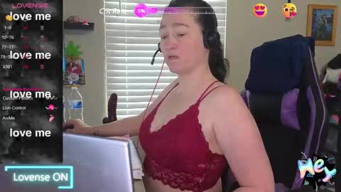 Snapshot of sexydistraction1 chatting on February 2025 04:36:01 PM SexyDistraction online show from February 2025 04:36:01 PM